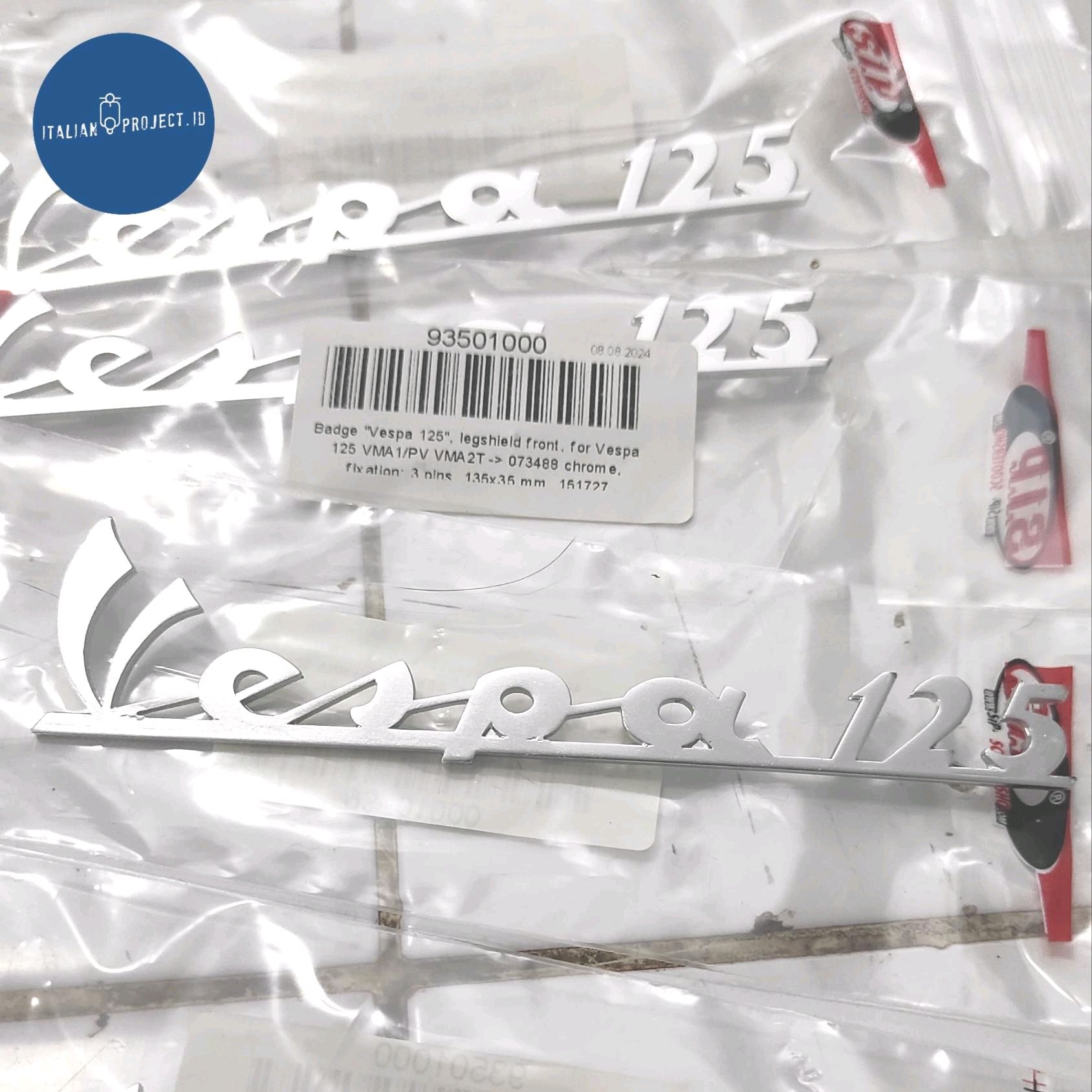 Emblem Depan Latin Sayap "Vespa 125"