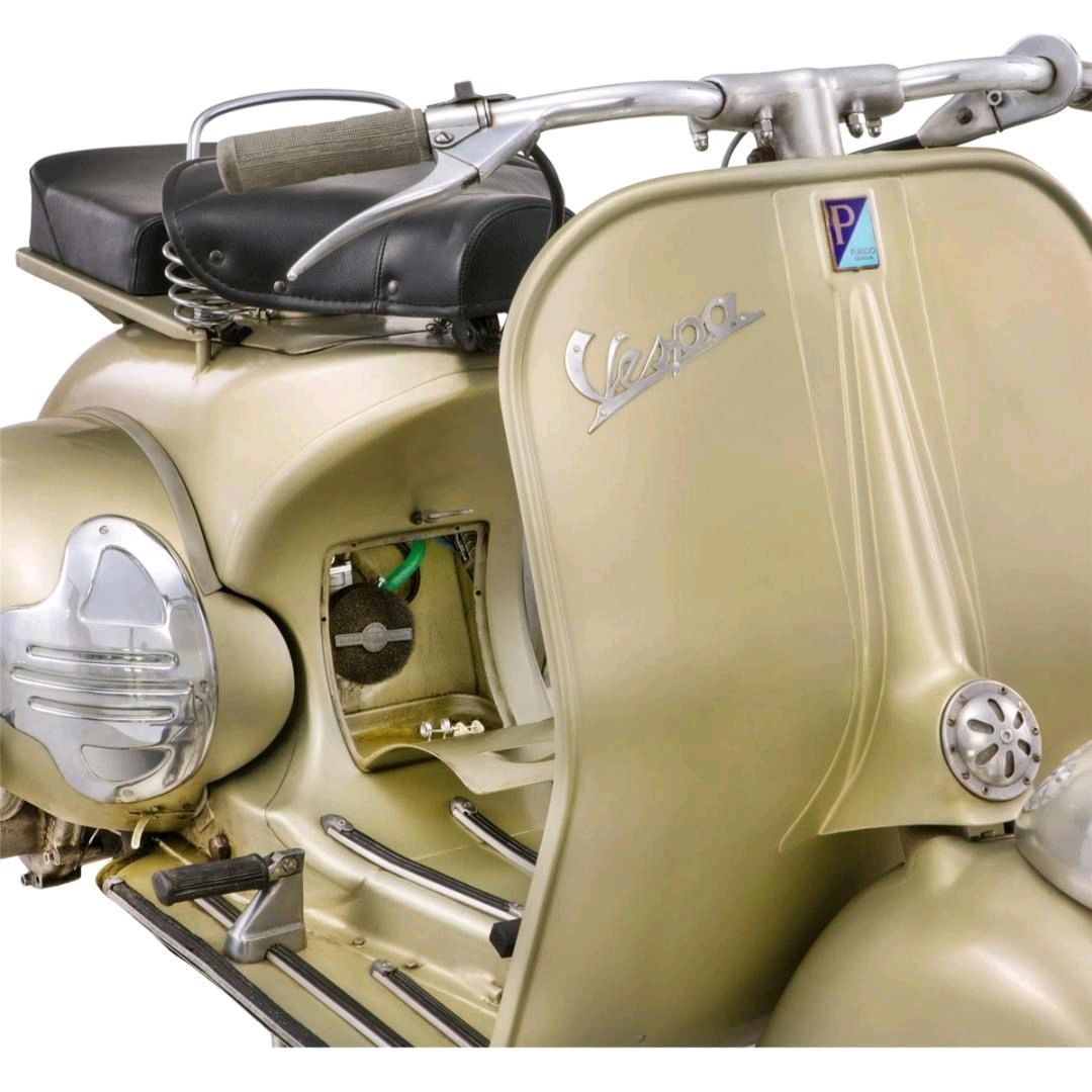 Emblem Sayap Layar Depan "Vespa"